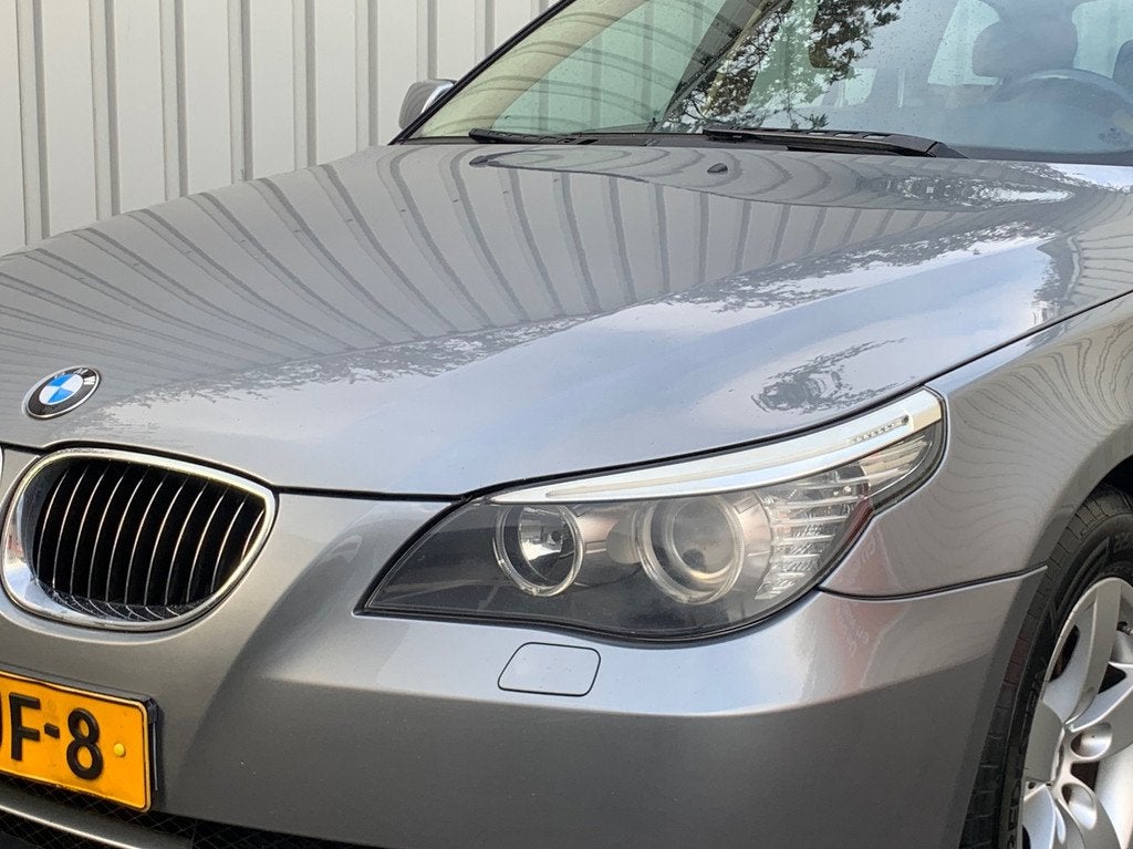 BMW 5-serie Touring 525i|Automaat|Airco|Leder|, Auto's, BMW, Achterwielaandrijving, Gebruikt, Beige, 2000 kg