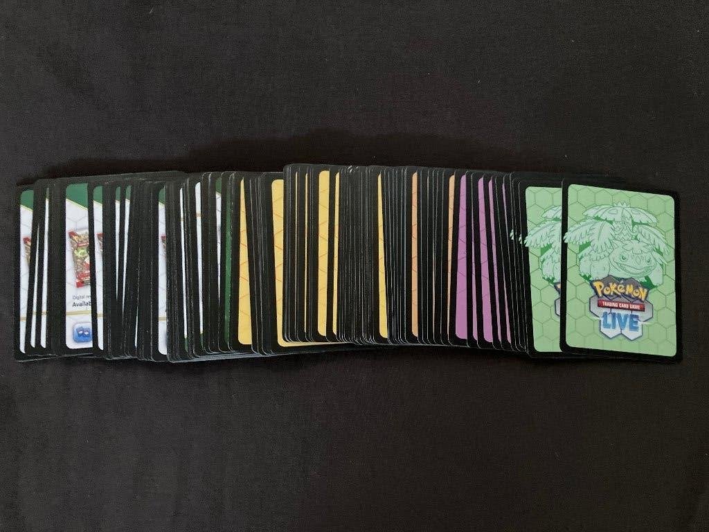 120+ Pokemon code cards, Hobby en Vrije tijd, Verzamelkaartspellen | Pokémon, Ophalen of Verzenden, Zo goed als nieuw, Meerdere kaarten