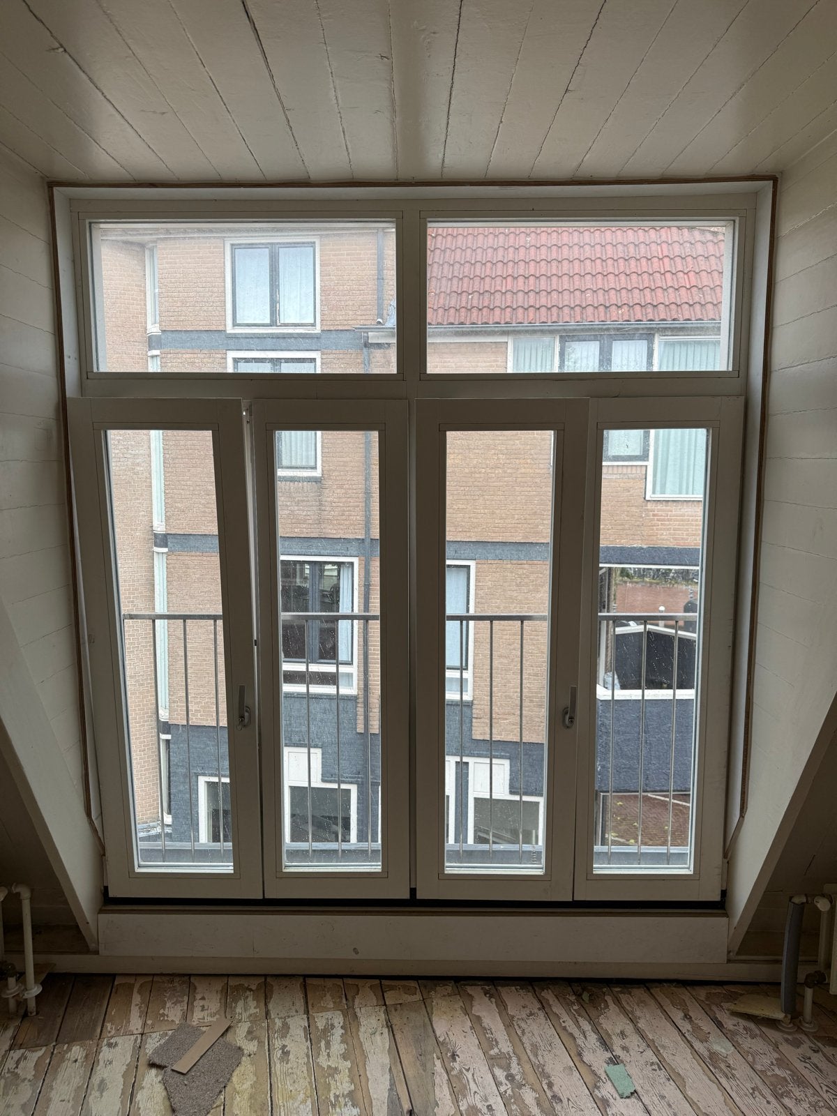 Hardhouten kozijn met 4 openslaande ramen (2 draaikiep), Doe-het-zelf en Verbouw, Ophalen, Zo goed als nieuw, Overige typen