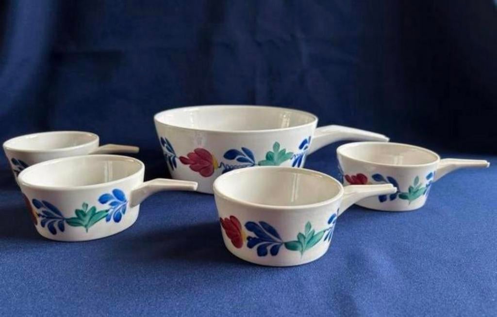 Boerenbont 5 delige set parafour/ ovenschalen, Ophalen of Verzenden, Overige stijlen, Aardewerk, Schaal of Schalen