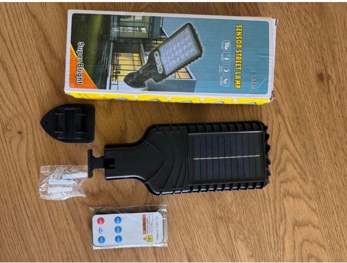 Solar LED Straatlamp met Bewegingssensor en Afstandsbedienin, Zonne-energie, Bewegingssensor, Wandlamp, Nieuw