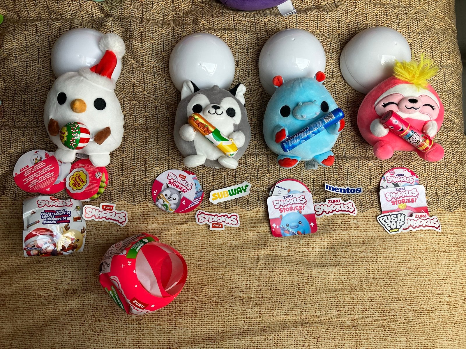 4 Zuru Snackles Knuffels met Mini Brands, Overige merken, Overige karakters, Overige typen, Nieuw