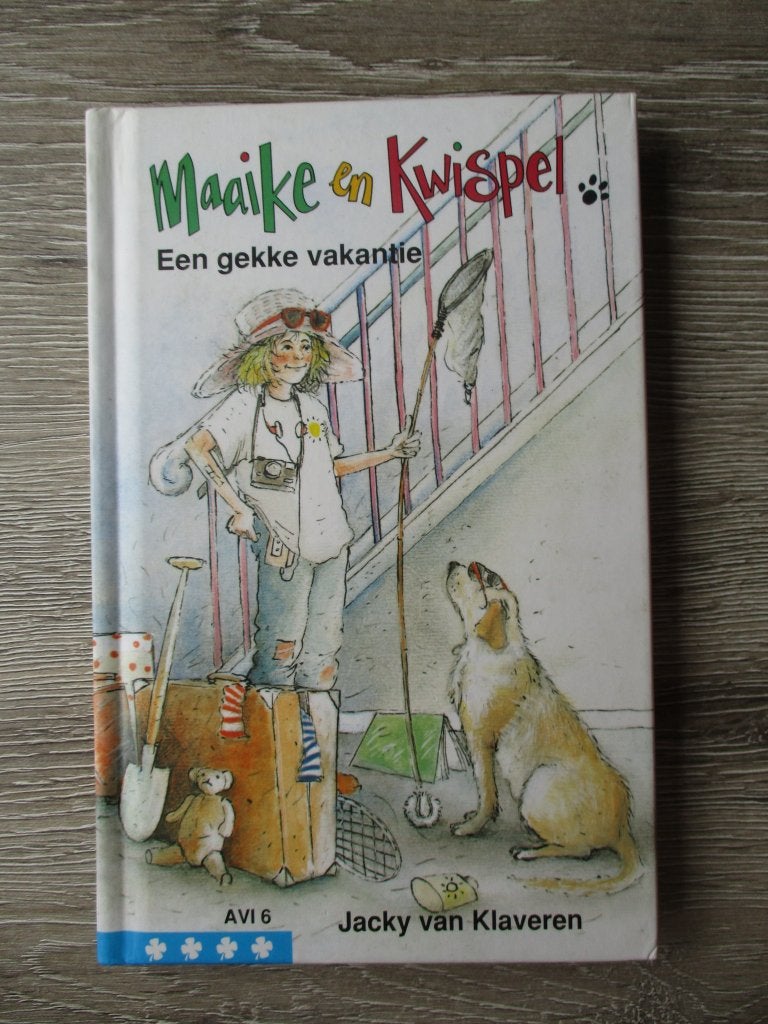 Maaike en Kwispel een gekke vakantie - Jacky van Klaveren, Ophalen of Verzenden, Gelezen, Fictie algemeen