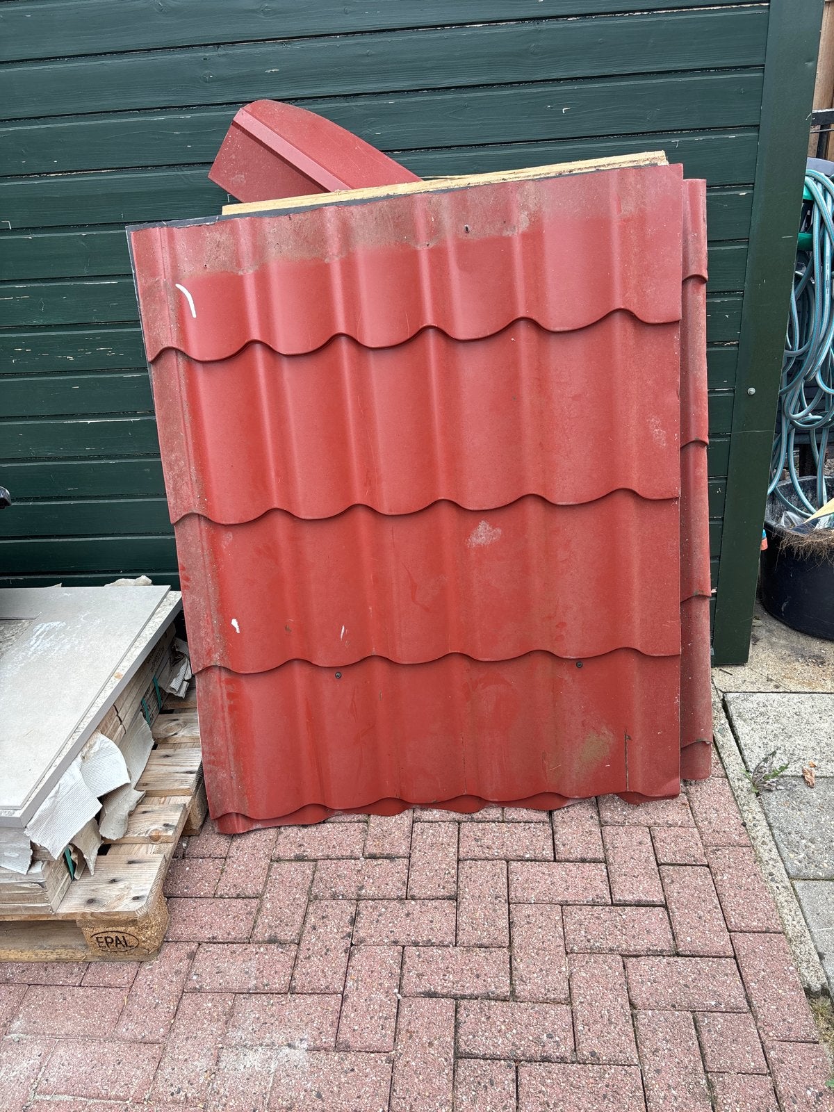 Rode dakpanplaten - Gebruikt, goede staat, Doe-het-zelf en Verbouw, Dakpannen en Dakbedekking, Gebruikt, Minder dan 5 m², Metaal