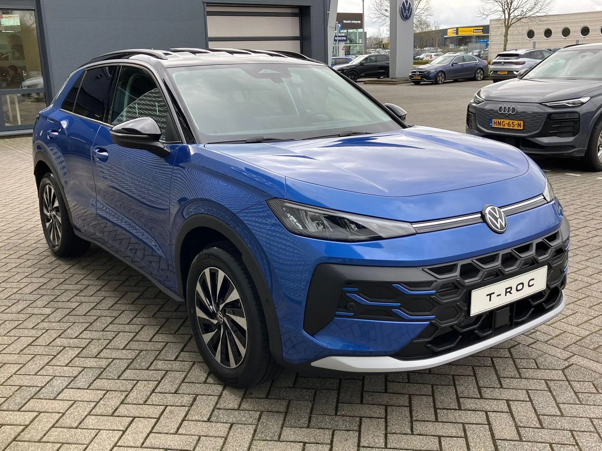 Volkswagen T-Roc Life First Edition 1.5 eTSI 85 kW / 116 PK, Automaat, 1498 cc, Blauw, 116 pk