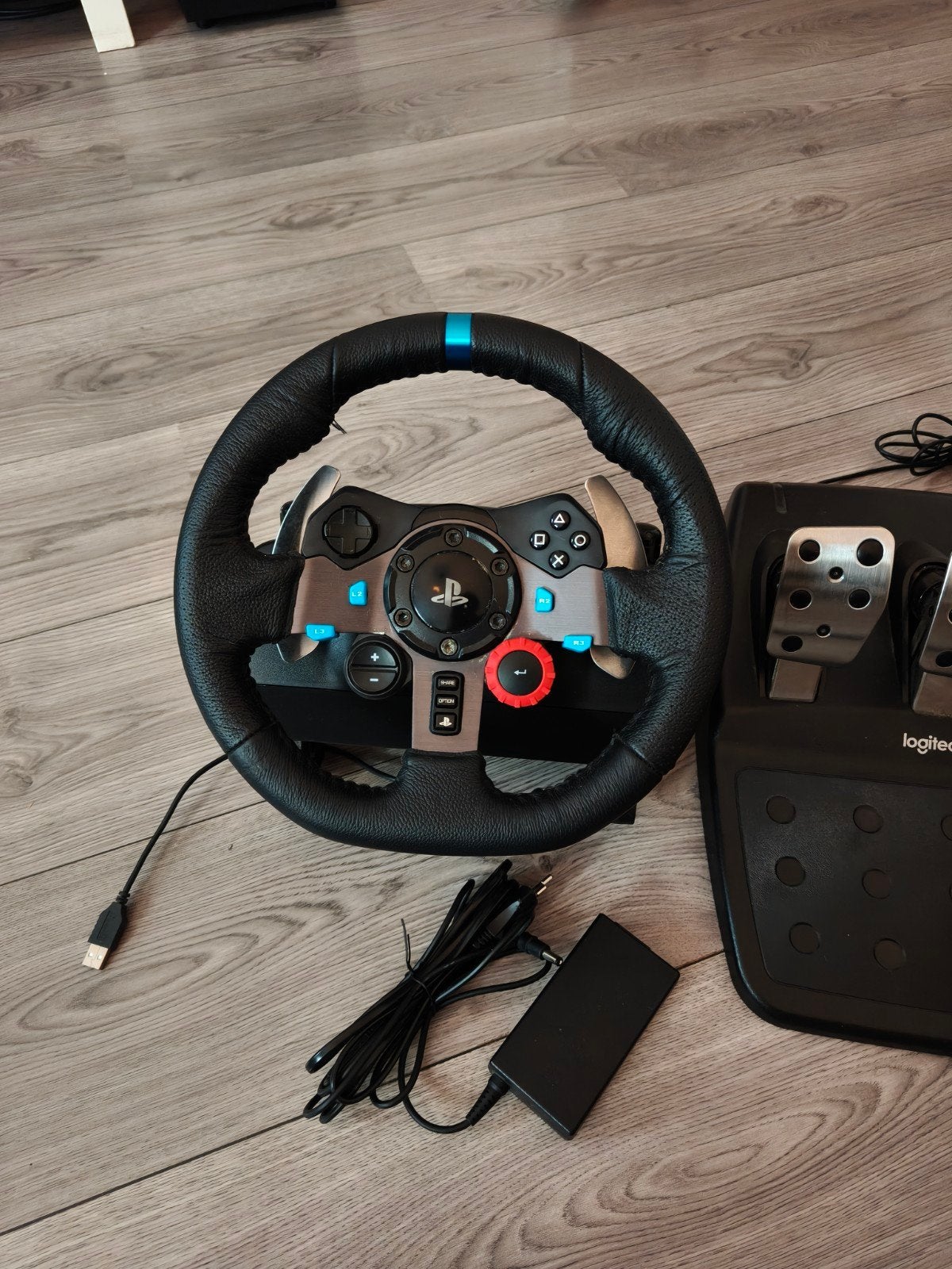 Logitech G29 Driving Force racestuur met pedalen, Ophalen, Racestuur, Gebruikt, Force feedback