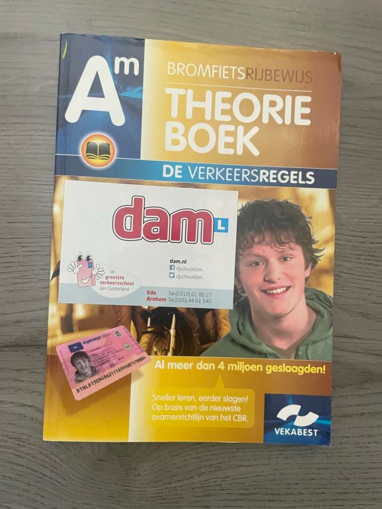 BROMFIETS RIJBEWIJS THEORIE BOEK - DE VERKEERSREGELS, Ophalen, Zo goed als nieuw, Overige niveaus