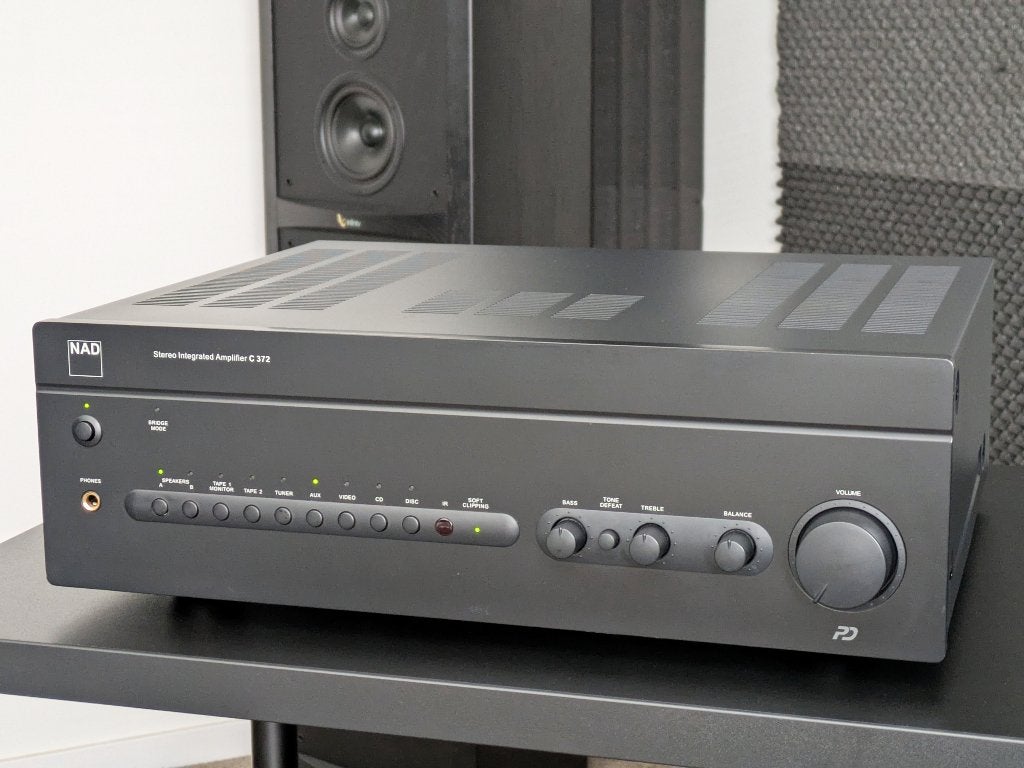 NAD C372, krachtige 2 x 150 W RMS stereo versterker + remote, Overige merken, Gebruikt, Ophalen of Verzenden, 120 watt of meer