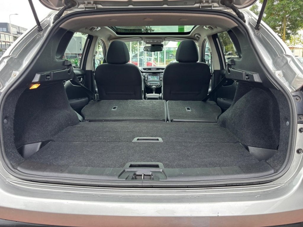 Foto 11 van Nissan QASHQAI 1.2 Connect Edition camara navi pano airco