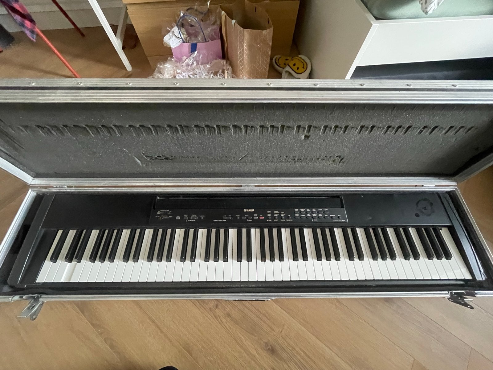 MOET WEG Yamaha P-80 Digitaal Piano, Koffer, zonder voeding!, Muziek en Instrumenten, Ophalen, Gebruikt