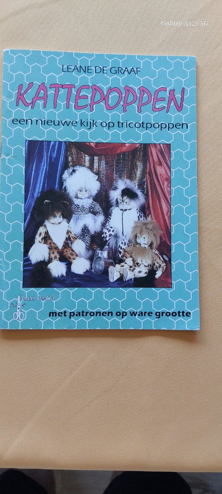 Boek: Poppen Maken - Gedetailleerde Instructies, Ophalen of Verzenden, Zo goed als nieuw, Poppen maken, Onbekend