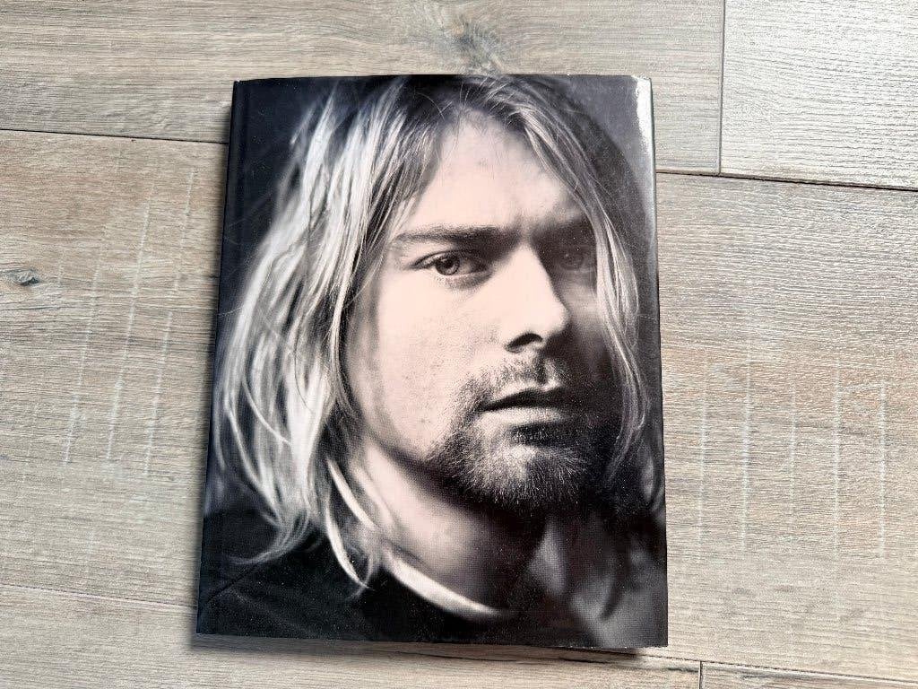 Boek Kurt Cobain door redactie Rolling Stone magazine, Ophalen of Verzenden, Gelezen, Artiest