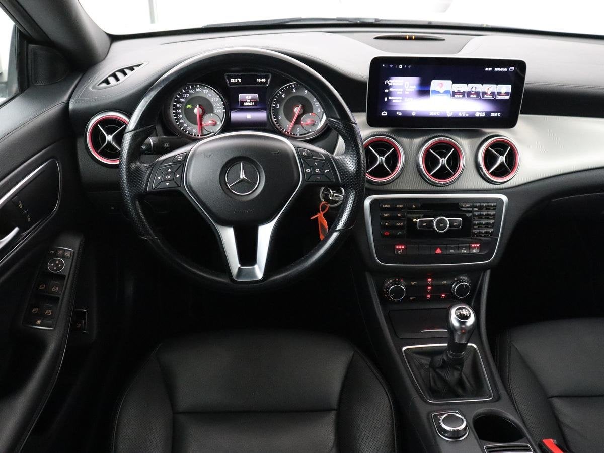 Mercedes-Benz CLA-klasse 180 Edition | Leder | Stoelverwarmi, Auto's, Voorwielaandrijving, CLA, Gebruikt, Euro 6