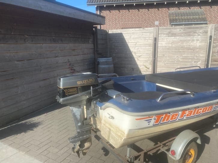 Polyester Visboot met 15 pk Suzuki motor en trailer, Benzine, Overige merken, Gebruikt, Afdekzeil