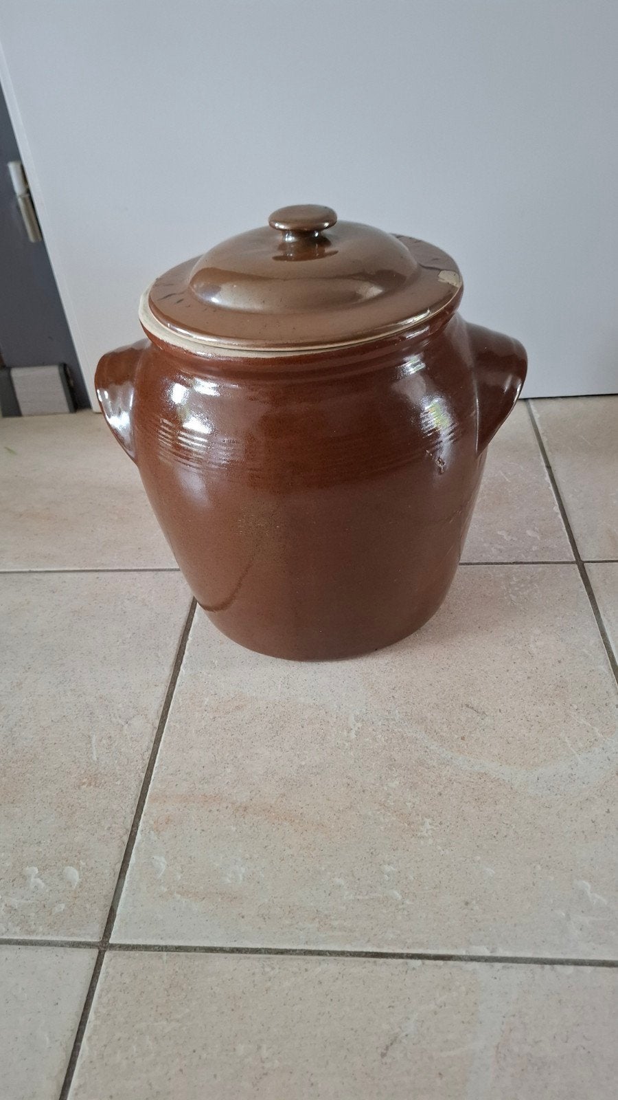 Grespot 28 cm hoog met deksel met schade pot is gaaf, Ophalen