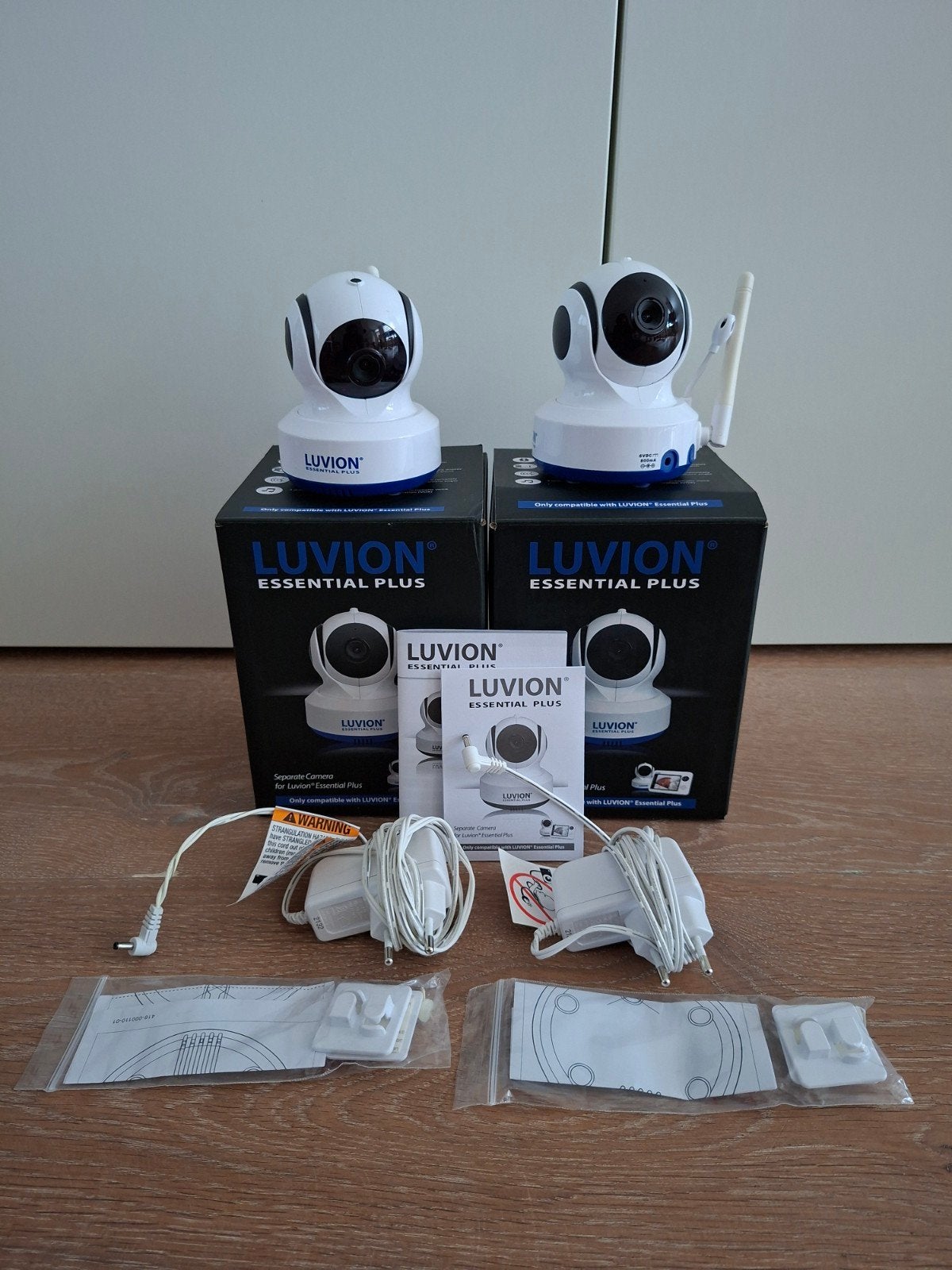 2 Luvion Essential Plus Camera's, Ophalen of Verzenden, Gebruikt, Camera