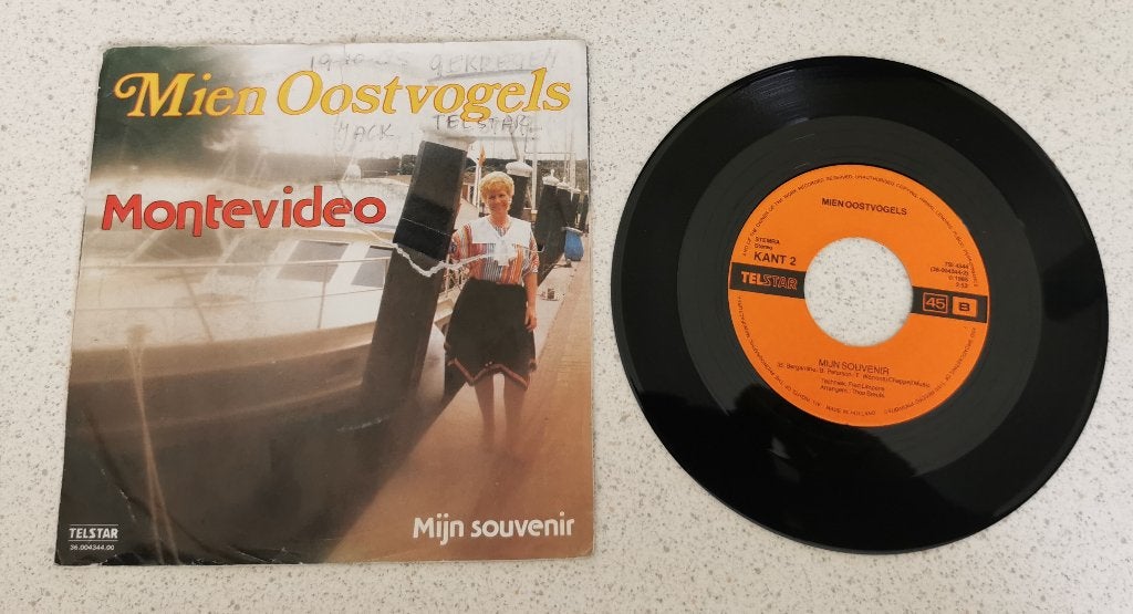 Single Mien Oostvogels - Montevideo, Ophalen of Verzenden, Gebruikt, Overige formaten, Levenslied of Smartlap