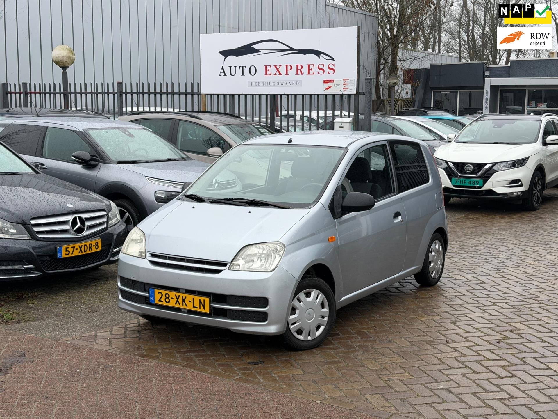 Daihatsu Cuore 1.0-12V Tokyo/Automaat/Stuurbekrachtiging/Abs, Auto's, Daihatsu, Dealer onderhouden, ABS, 18 €/maand, 4 stoelen