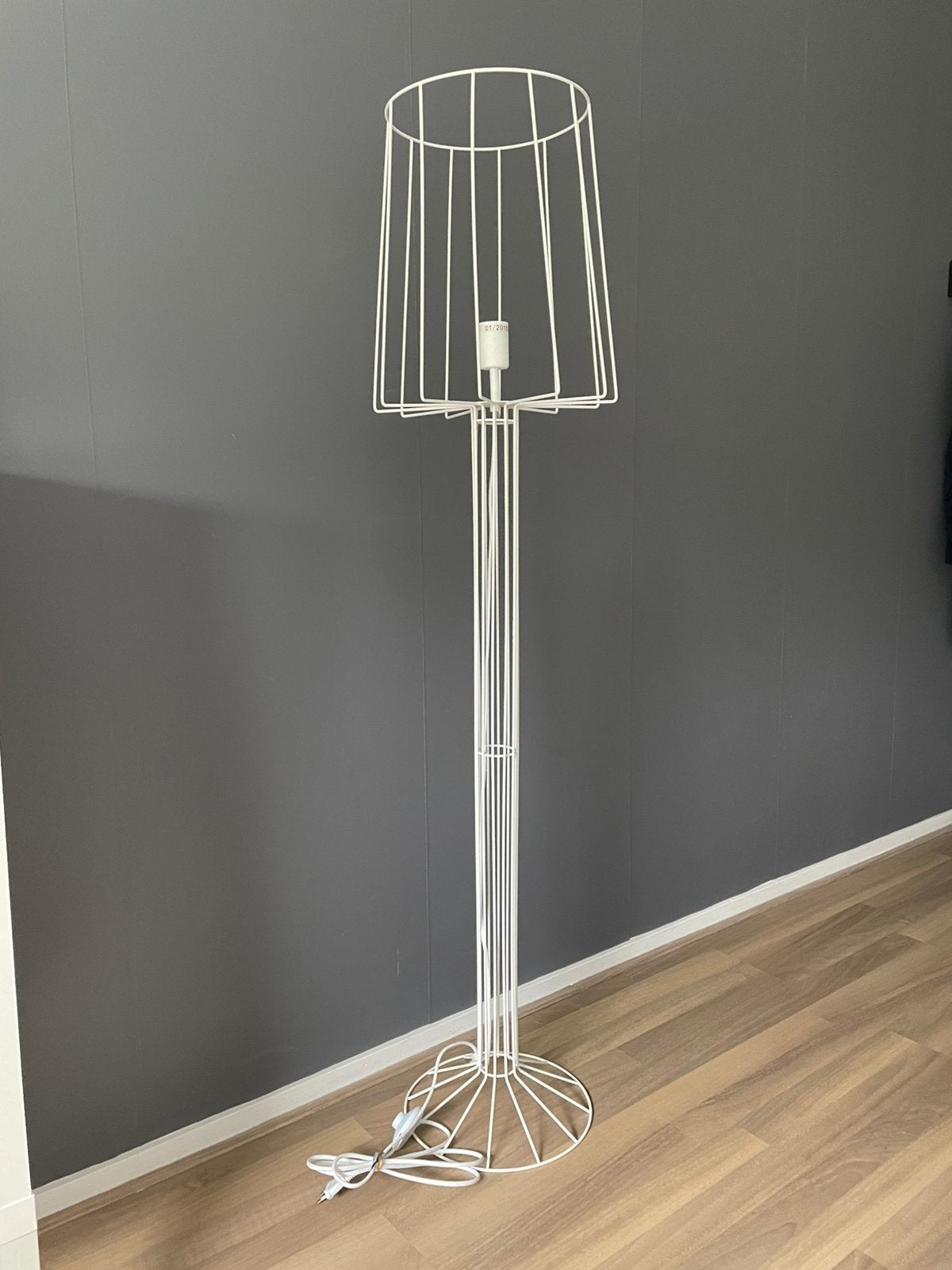 Mooie witte vloerlamp van Lucide. Hoogte 150 cm., Ophalen, Zo goed als nieuw, Metaal, 100 tot 150 cm