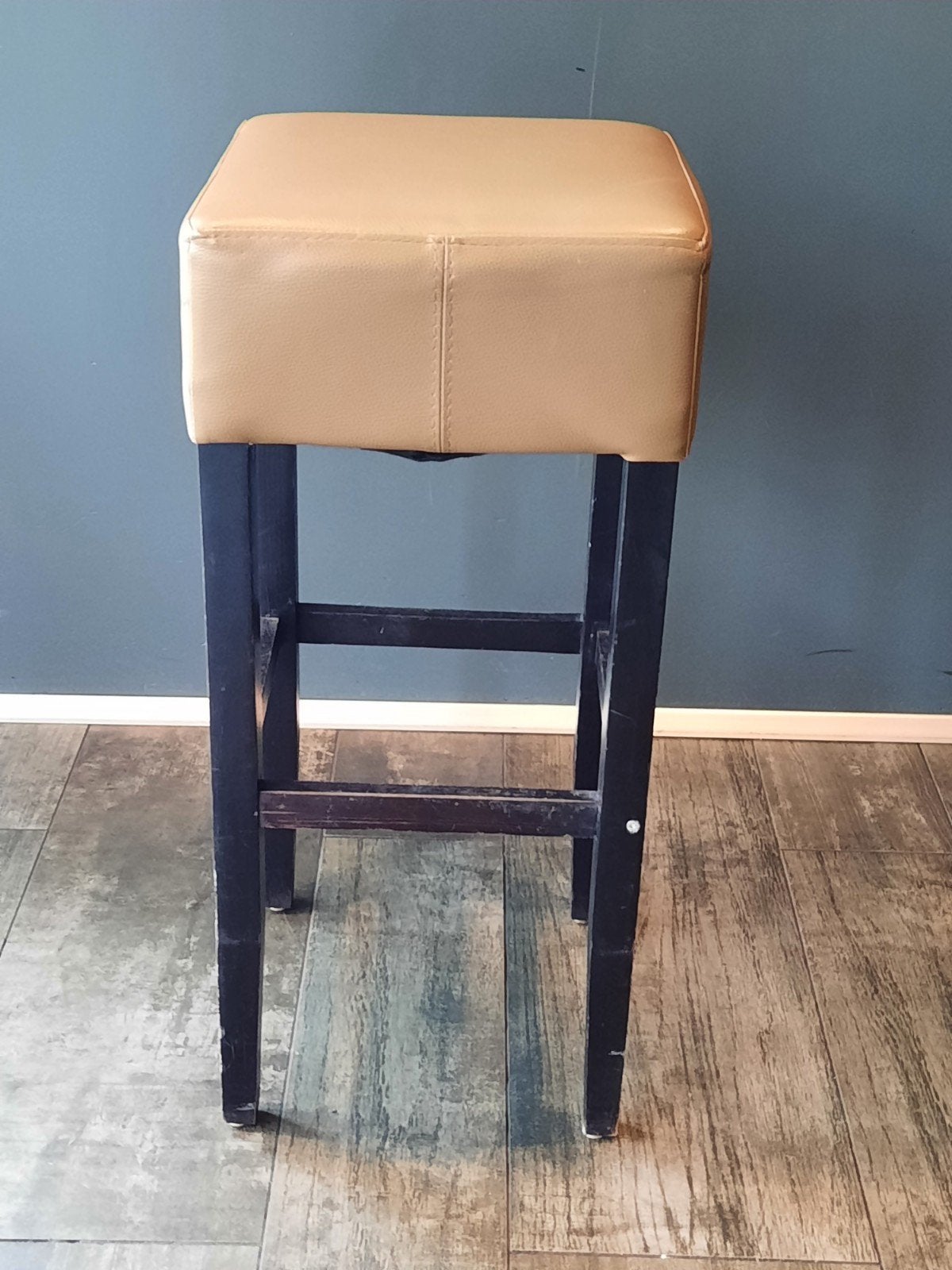 10x Mooie Barkrukken Hout - H: 80 cm, Zitvlak 37x37 cm, Ophalen