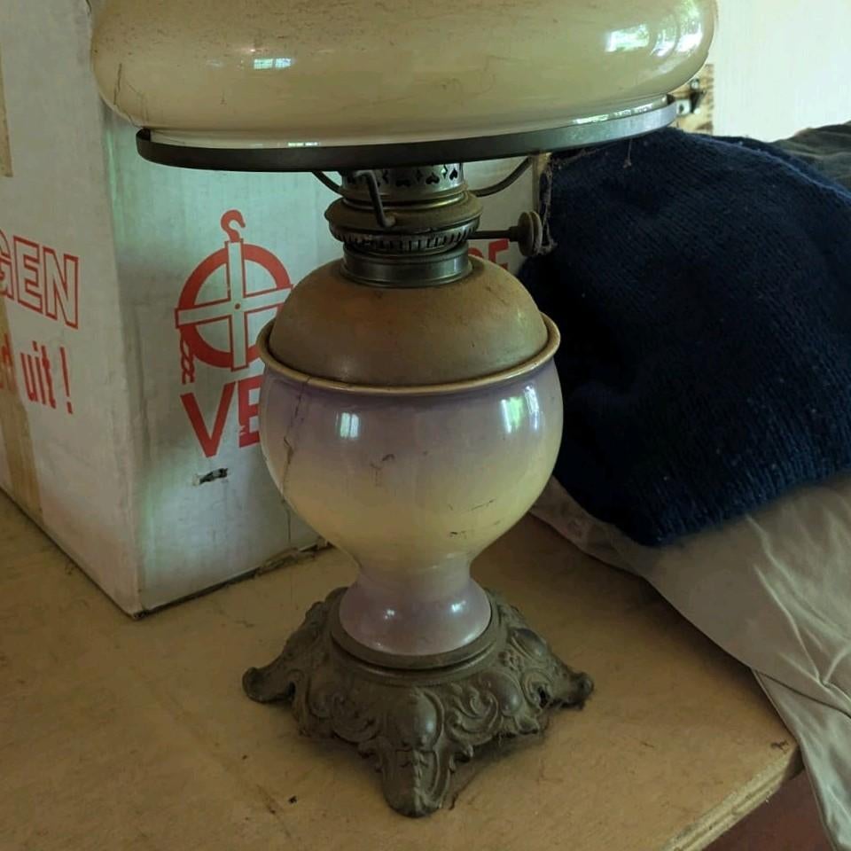 Antieke olielamp met glazen kap, Antiek en Kunst, Antiek | Lampen, Ophalen