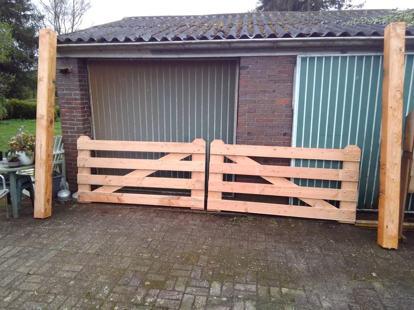 robuust Douglas landhek 4 m met 2 palen en hang en sluitwerk, Ophalen, Nieuw, Hout, Tuinhek