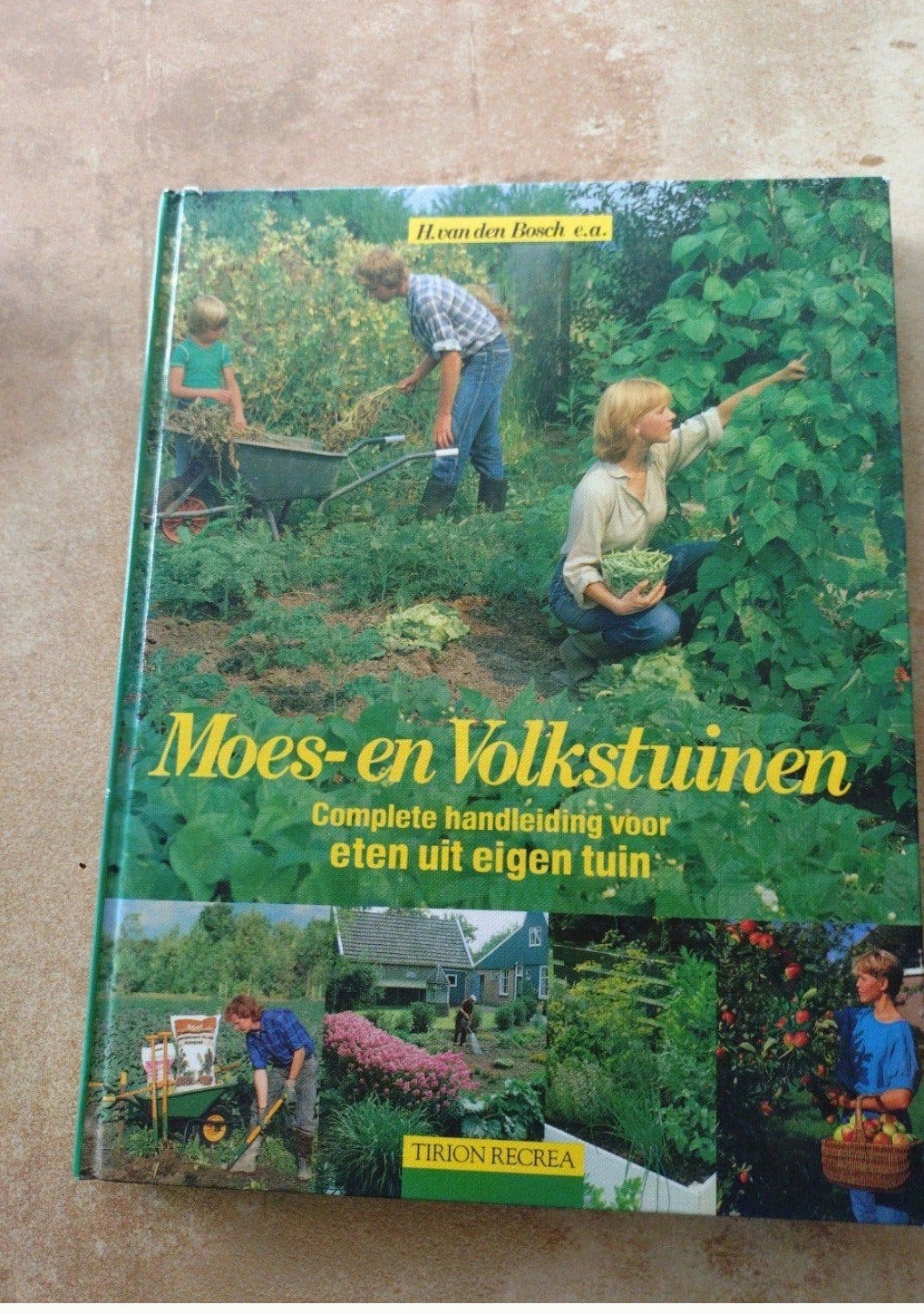 Moes en volkstuinen eten uit eigen tuin, Ophalen