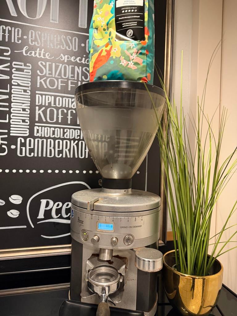 Peeze Koffie Grind-on-Demand Koffiemolen met Koeling, Witgoed en Apparatuur, Koffiezetapparaten, Gebruikt, Koffiebonen, Overige modellen