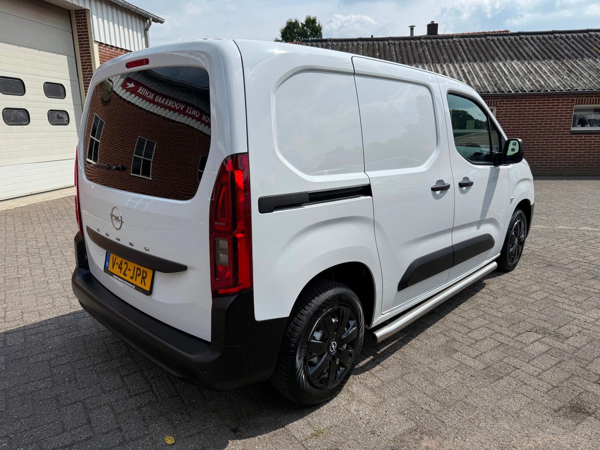 Opel COMBO 1.5 BlueHDi CarPlay BPM-vrij stuur/stoelverwarmin, Voorwielaandrijving, 1350 kg, Gebruikt, Wit