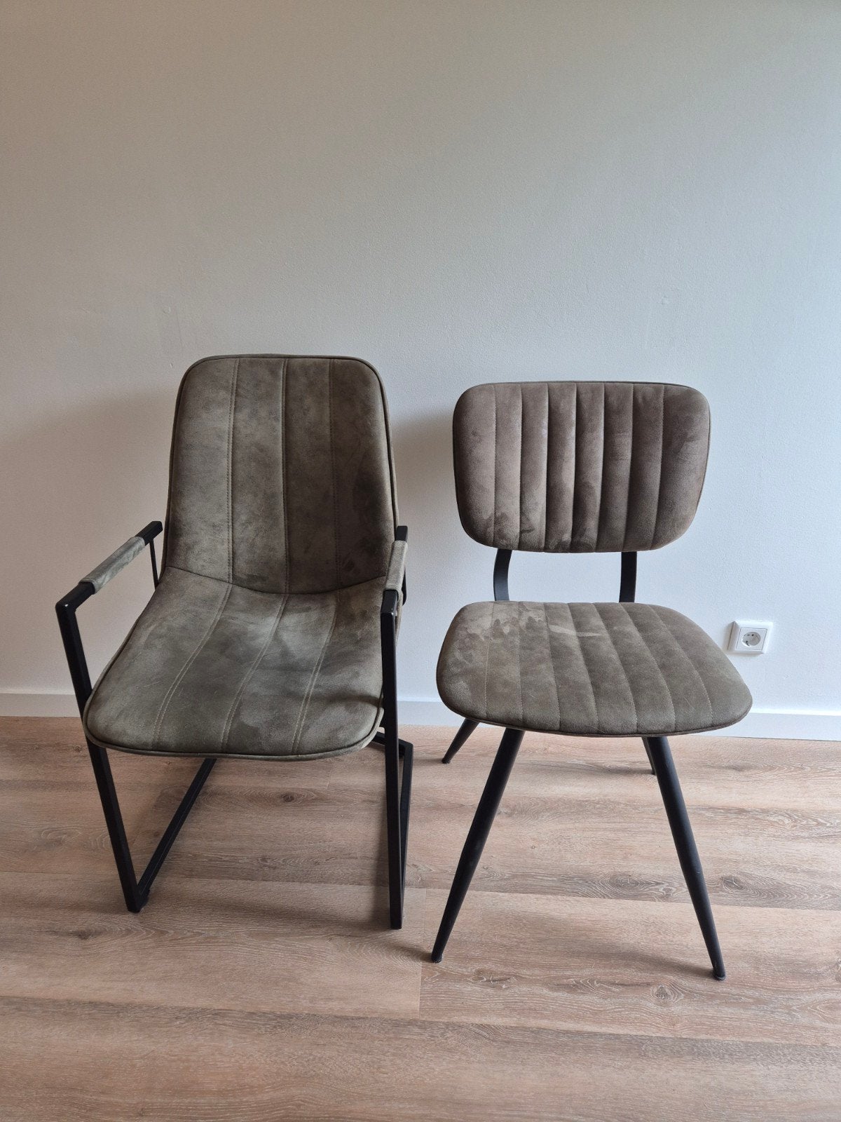 4 Leen Bakker stoelen: 2x RIV, 2x Brim, Olijfgroen, Zwart, Ophalen, Overige kleuren, Zo goed als nieuw, Vier