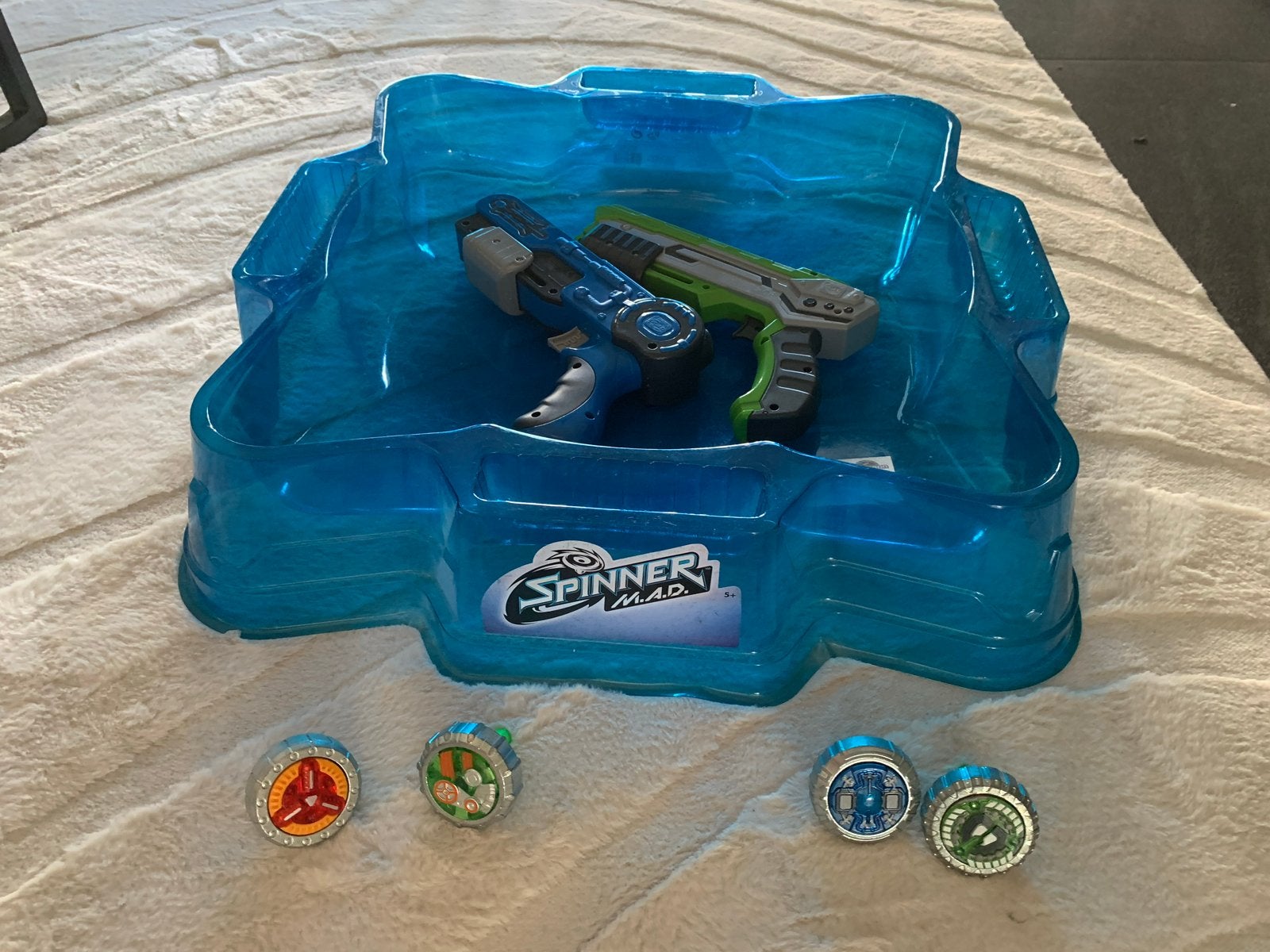Spinner M.A.D. Arena met 2 Pistolen en 4 Spinners, Ophalen of Verzenden, Zo goed als nieuw