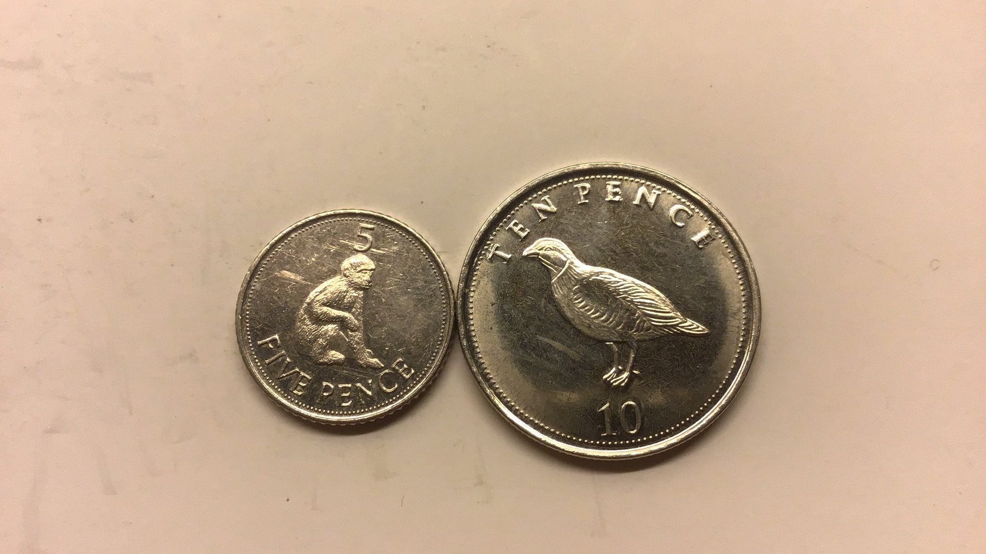 Gibraltar 5 en 10 pence., Ophalen of Verzenden
