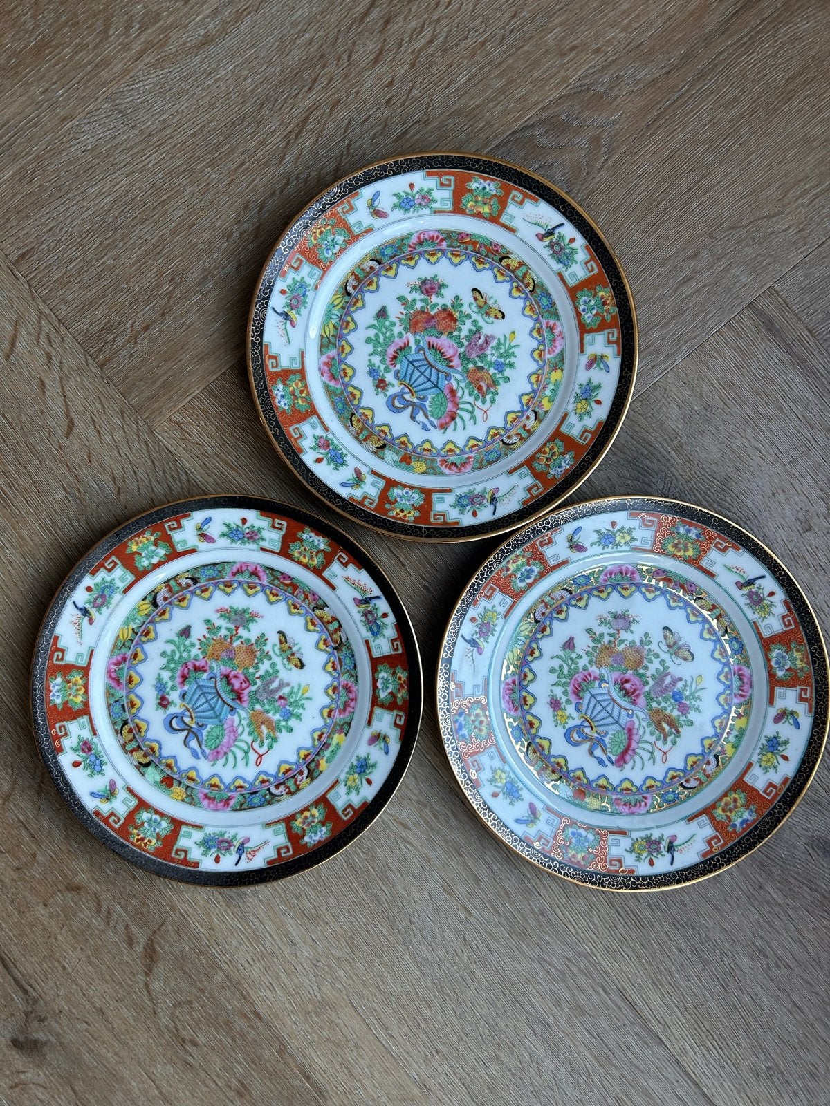 Set van 3 Vintage Chinese Famille Rose Sierborden, Ophalen