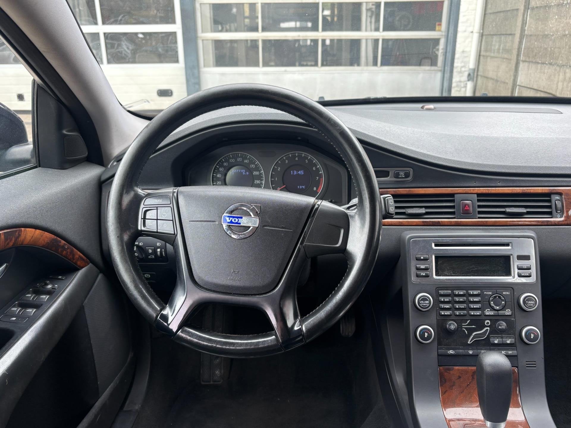 Volvo V70 Youngtimer 231PK Nieuwe APK Grote beurt, Zwart, Blauw, 2521 cc, Automatische klimaatregeling