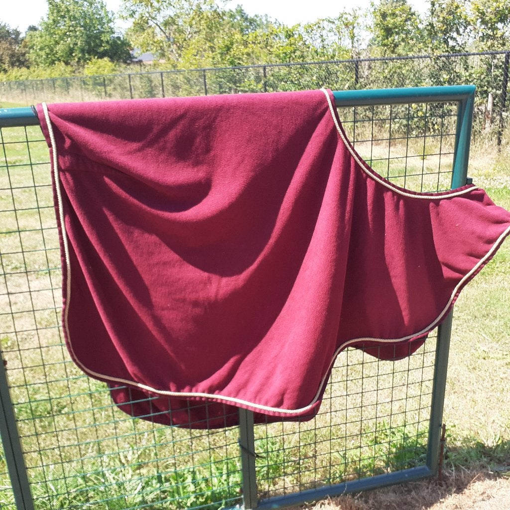 Fleece uitrijdekentje Horsegear, Dieren en Toebehoren, Horsegear, Gebruikt, Rood, Overige typen