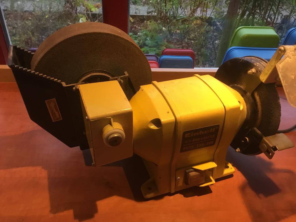 Slijpmachine Einhell, Ophalen, Zo goed als nieuw, Minder dan 700 watt, Werkbankslijpmachine