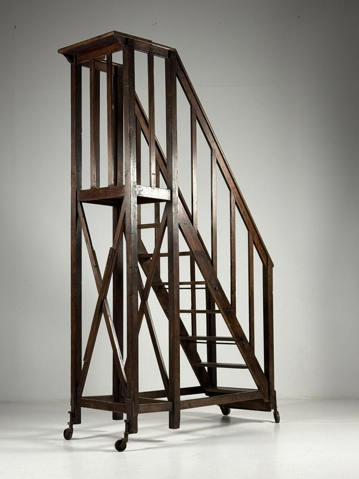 Bibliotheektrap ca. 1900 antiek, Ophalen