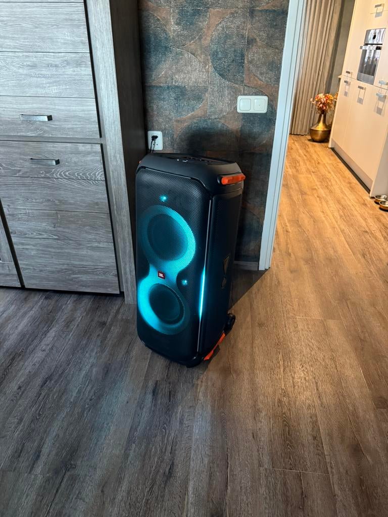 JBL 710 Partybox, Ophalen, Zo goed als nieuw, Luidspreker(s)