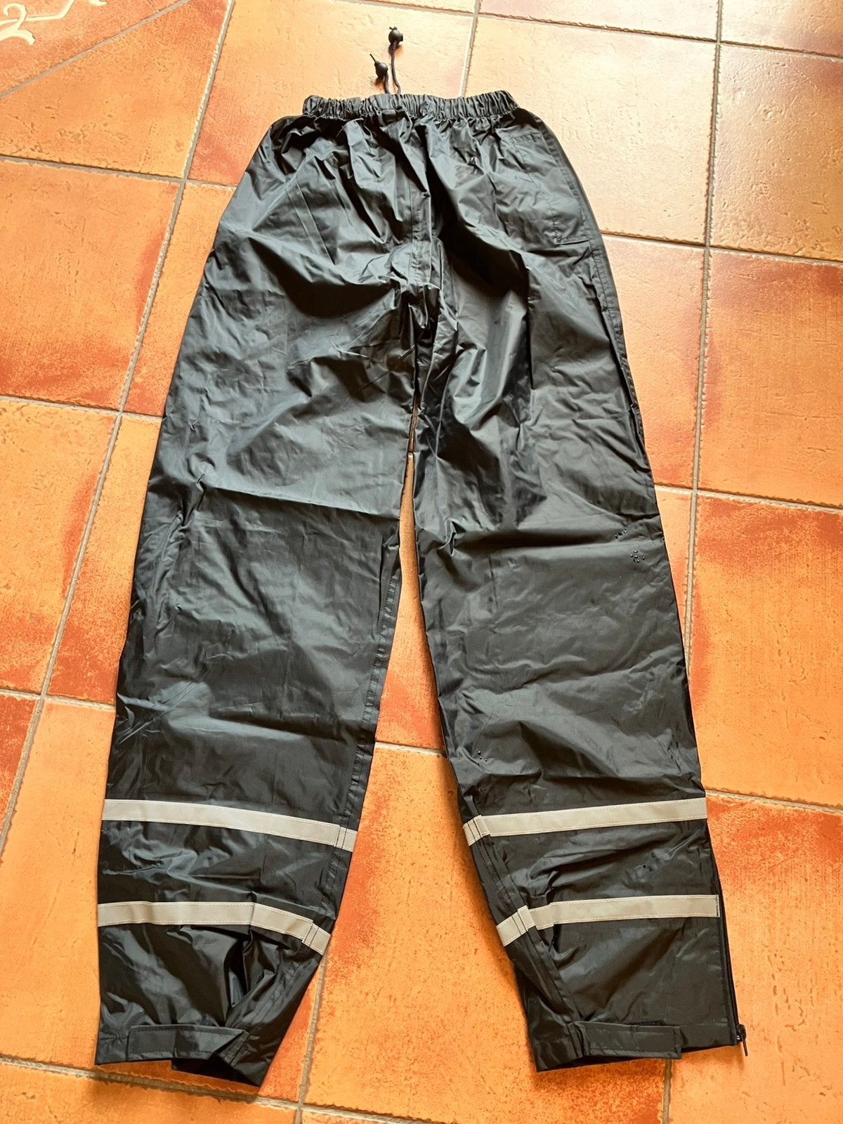 Anuy regenbroek zwart maat M, Caravans en Kamperen, Regenkleding, Zo goed als nieuw, Ophalen of Verzenden