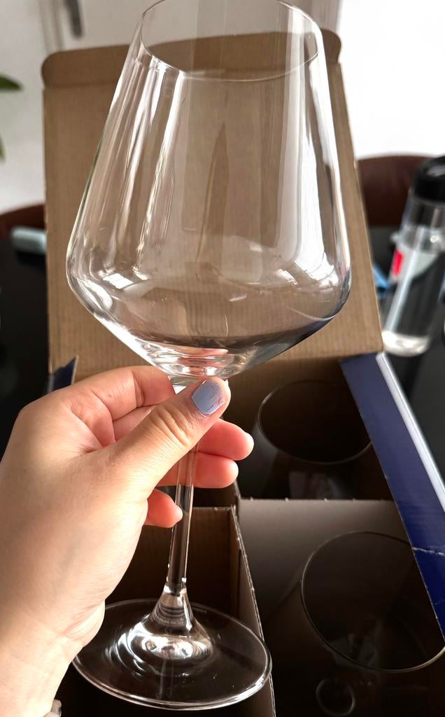 Villeroy Boch wine glass set (4 glasses), Verzamelen, Ophalen, Zo goed als nieuw, Frisdrankglas