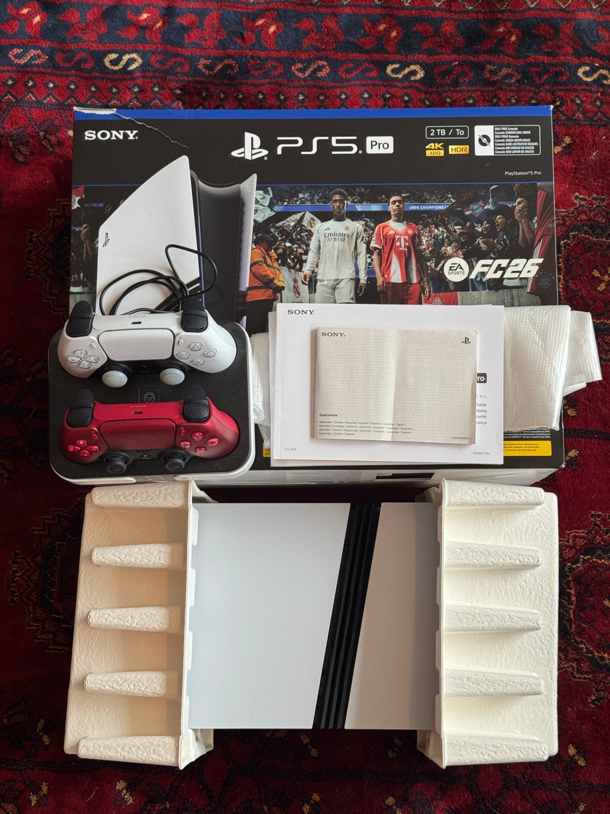 PS5 5 Pro 2TB (€1150) + 2x Controller (€74+ Qware PS5(€50), Eén computer, Ophalen of Verzenden, Vanaf 3 jaar, Sport