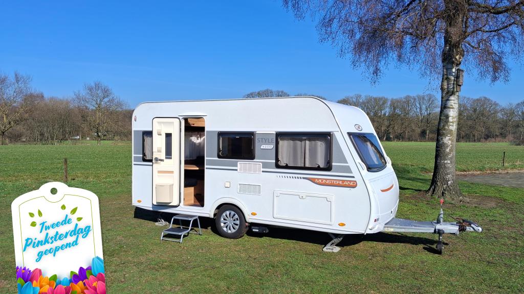 Keurige LMC Style 420 D '18 met Mover en Luifel, Caravans en Kamperen, Caravans, Standaardzit, Bedrijf, Tot en met 4, Dwarsbed