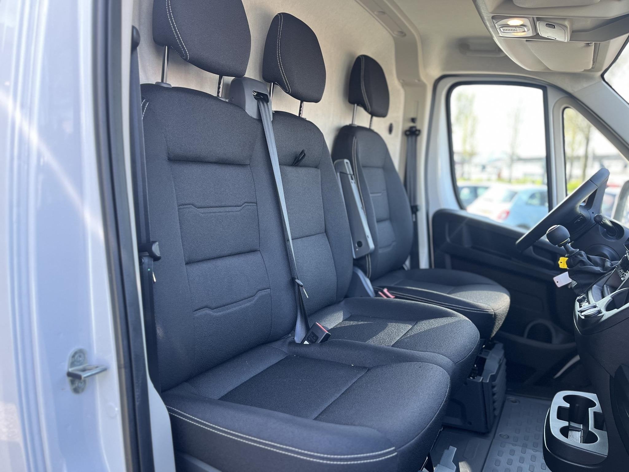 Fiat Ducato 2.2 MultiJet 120PK S&S L2H2 3.0t, Auto's, Voorwielaandrijving, Stof, Gebruikt, 4 cilinders