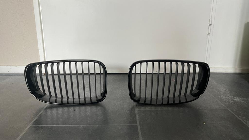 2009 bmw 116 gril, Gebruikt, Voor, Ophalen of Verzenden, Bumper