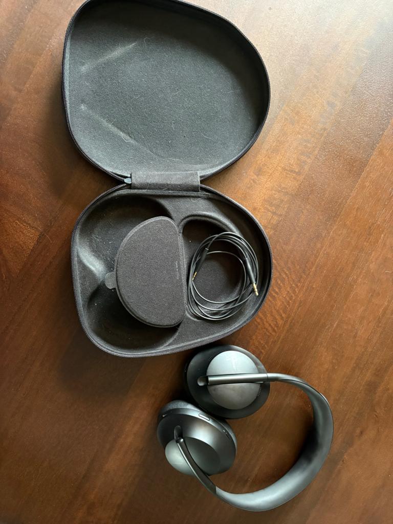 Bose 700 Noise Cancelling Koptelefoon met Case en bon, Audio, Tv en Foto, Koptelefoons, Overige merken, Gebruikt, Ophalen of Verzenden