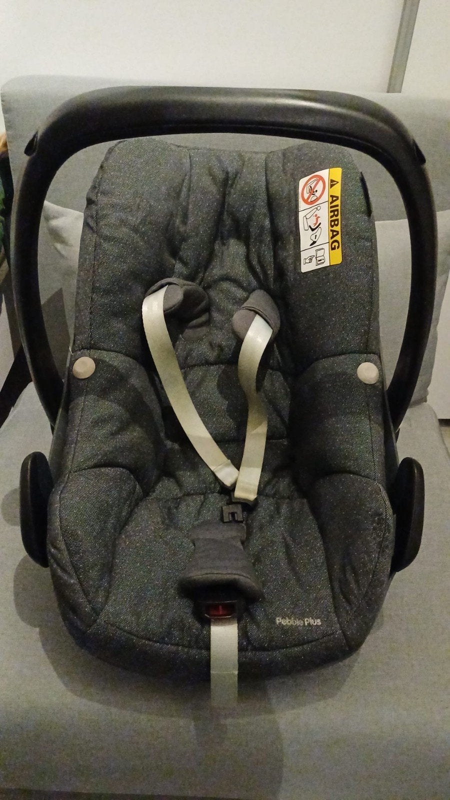 Maxi-Cosi Pebble Plus met onderstel, zonnekap, zitverkleine, Ophalen, Autogordel of Isofix, Gebruikt, 0 t/m 13 kg