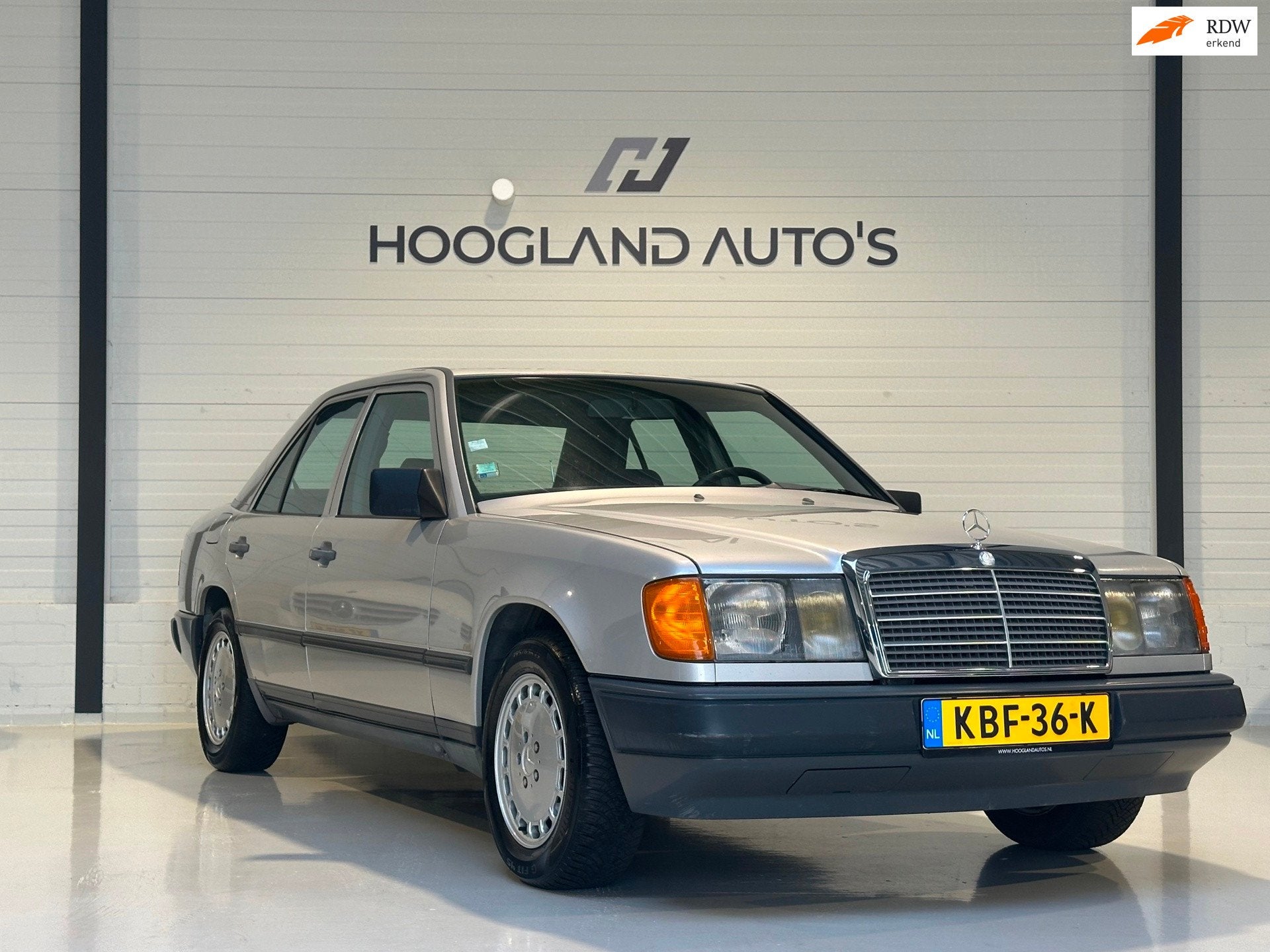 Mercedes-Benz 200-500 (W124) 250 D 1986 Zilver Oldtimer Seda, Auto's, Gebruikt, 1364 kg, Bedrijf, 2499 cc