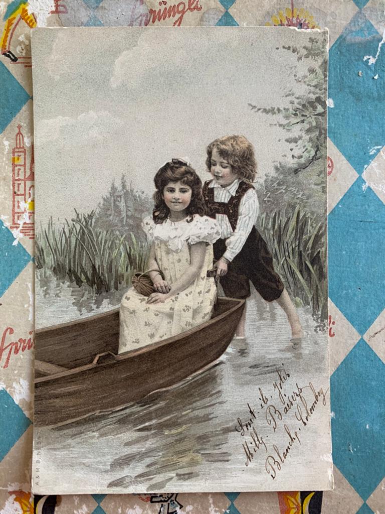 1905 Jongen en meisje in een roeibootje, Ophalen of Verzenden, Voor 1920, Gelopen, Kinderen