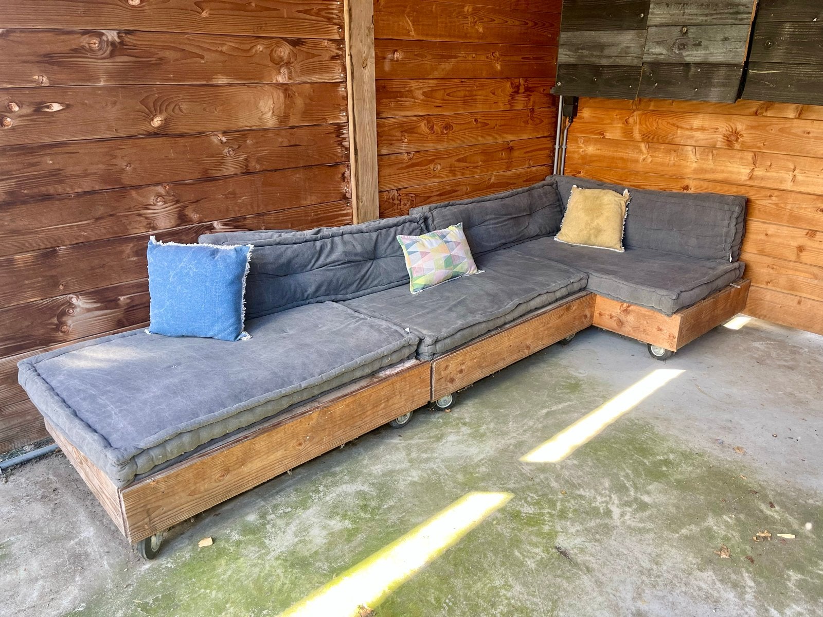 Loungebank van pallets met kussens, Ophalen, Gebruikt, Hout