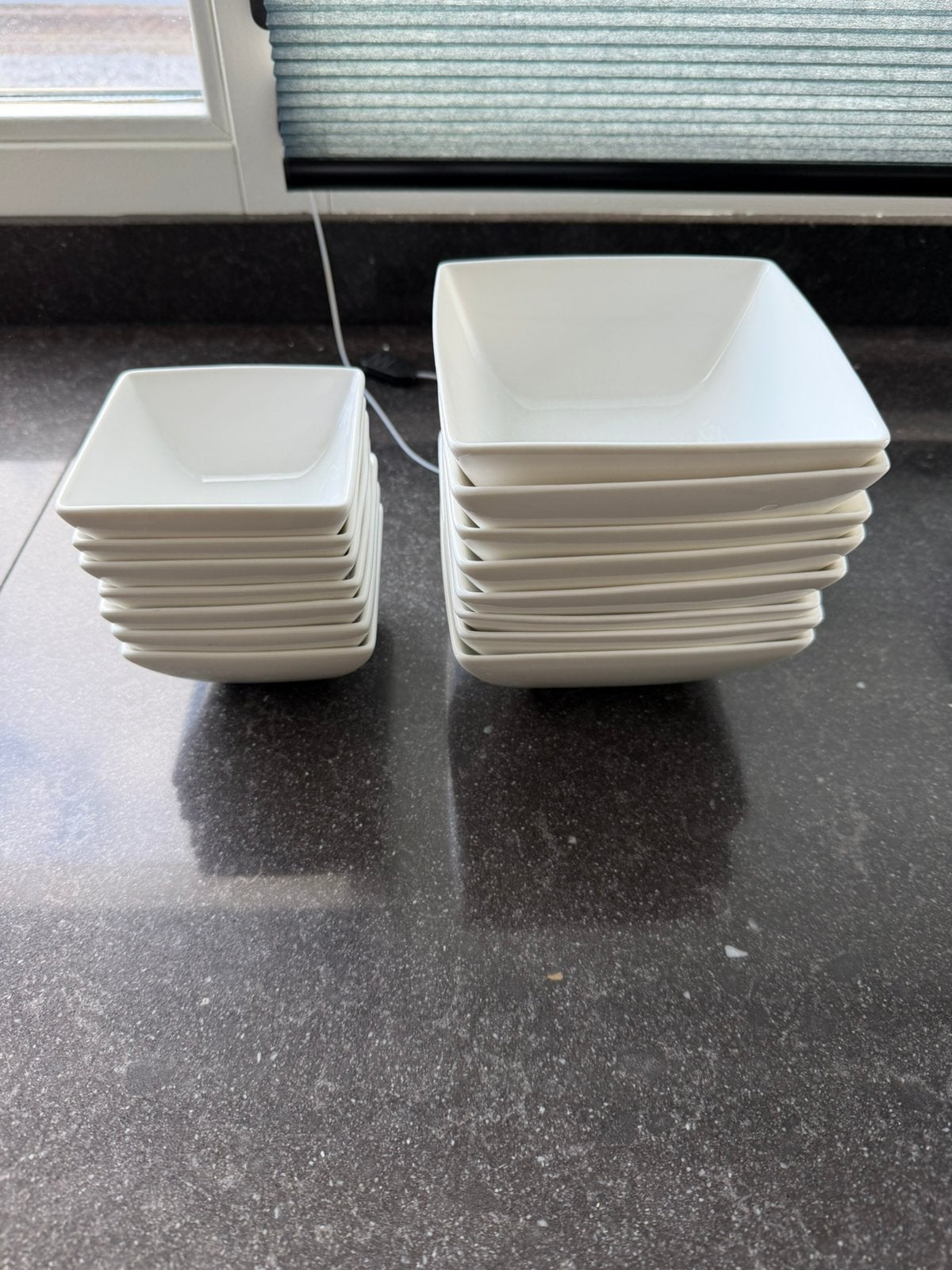 Prachtig 55 delig  Young Squito New Bon vierkant wit, Ophalen, Zo goed als nieuw, Porselein, Overige stijlen